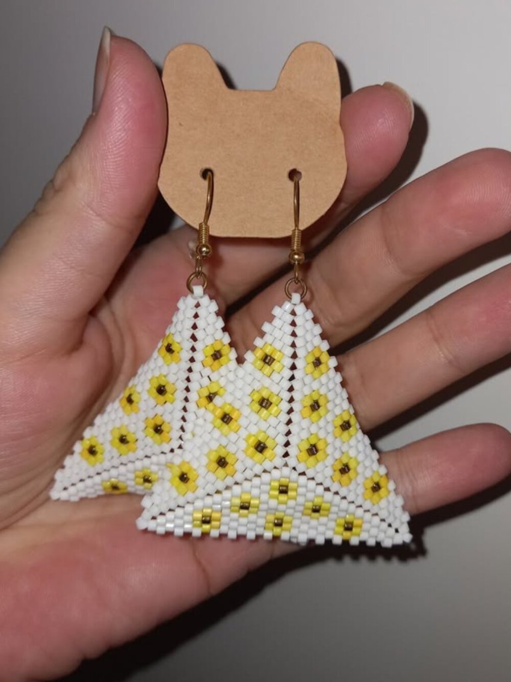 ✨ New Handmade Earrings with yellow flowers – Peyote Triangle Style ✨